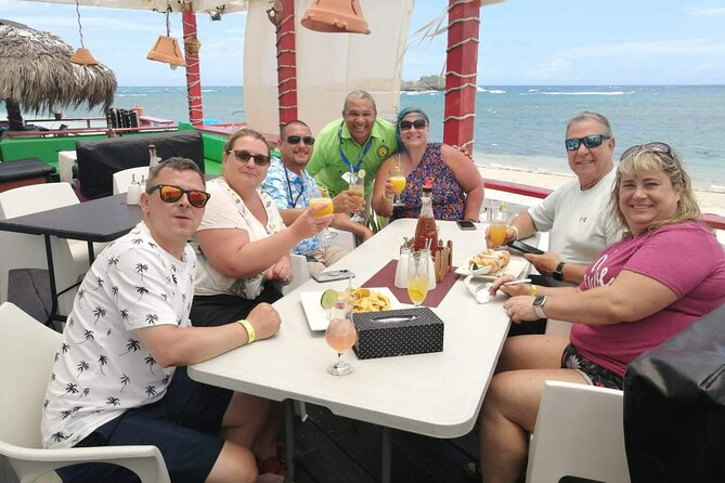 Puerto Plata VIP: The Exclusive E&J City Tour - Umbrella Street and the Historical Pink Alley: quick color, quick choices
