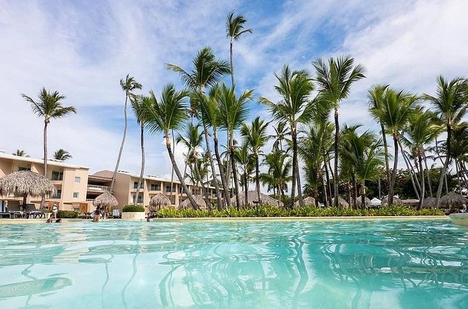 (PUJ) Punta Cana Airport Private Transfers to Hotels - The Human Side: Punctuality, Personalized Treatment, and Local-Info Energy