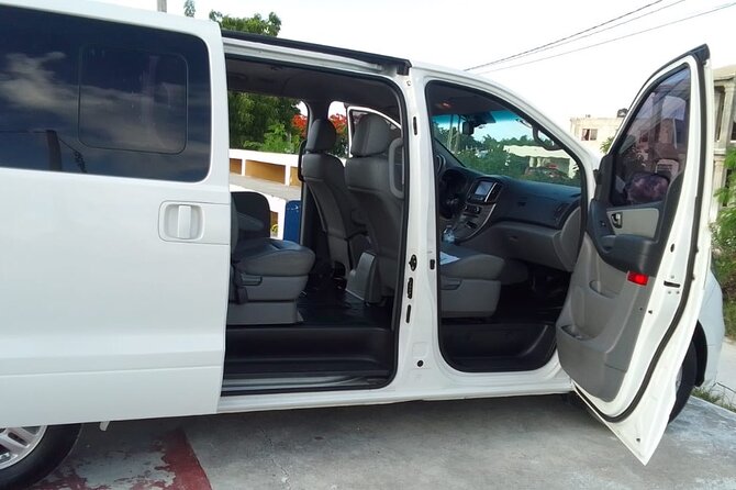 Punta Cana Airport PUJ Private Transfer to Hotels - Inside the Ride: Comfort, Air-Conditioning, and a Direct Route
