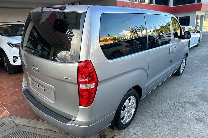 Punta Cana Airport Shuttle to Bávaro and Punta Cana Hotels - Private Punta Cana Shuttle: what it feels like from airport to hotel