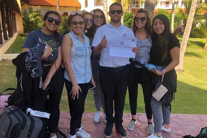 Punta Cana Airport to DREAMS FLORA RESORT in PUNTA CANA R/T - Finding your driver fast: sign, name card, and luggage help
