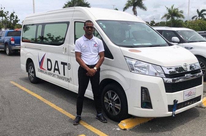 Punta Cana Airport to HYATT ZIVA & ZILARA RESORTS in CAP CANA R/T - The ride to Hyatt Ziva & Zilara Cap Cana: comfort, AC, WiFi, and little “nice” extras