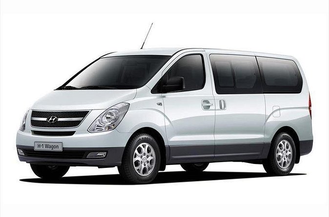 Punta Cana Airport to Uvero Alto Hotels > One Way - Entering The Airport: Where You Actually Meet The Driver