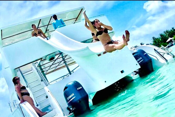 Punta Cana Booze Cruise, Snorkeling, Bar Entertainment Open Bar - Beach Stop + Beach Games: How the Crew Keeps Energy Up