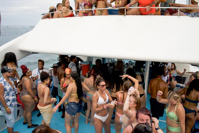 Punta Cana Booze Cruise, Snorkeling, Sand-Bar with Entertainment - Open Bar Details: What Unlimited Drinks Means (and What Costs Extra)