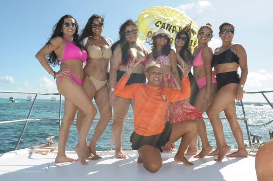 Punta Cana: Booze Cruise with Snorkel and Natural Pool Stop - Reef Snorkeling Stop: What You’re Doing in About 35 Minutes
