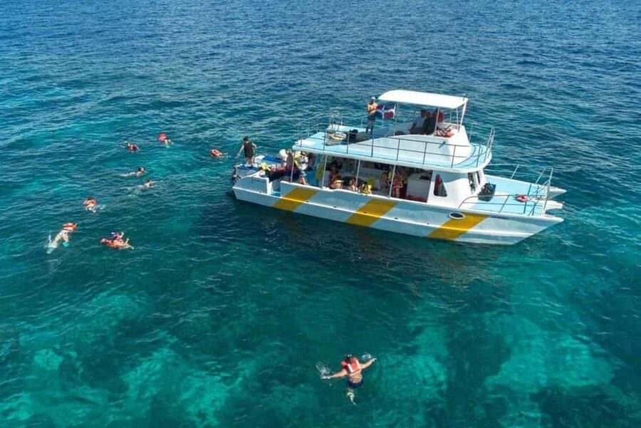 Punta Cana: Catalina Island Snorkeling Trip with Lunch - From La Romana to Catalina: A short boat ride, then real water time