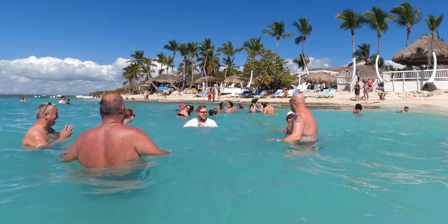 Punta Cana: Catalina Island Snorkeling Trip with Lunch - The flow of the tour: guide languages, but watch the timing