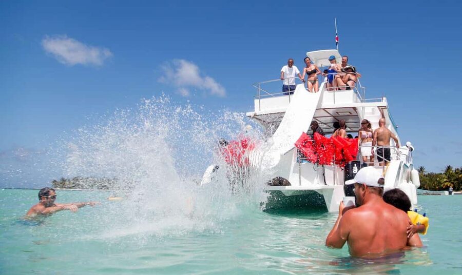Punta Cana: Catamaran Boat Party with Unlimited Drinks - Open bar, music, and the party format: what to expect (and what to watch)