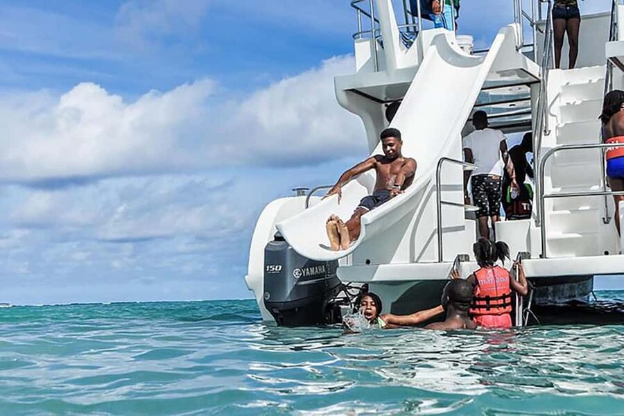 Punta Cana: Catamaran Boat Party with Unlimited Drinks - Pickup from Cabeza de Toro, Bávaro, Uvero Alto, or Punta Cana