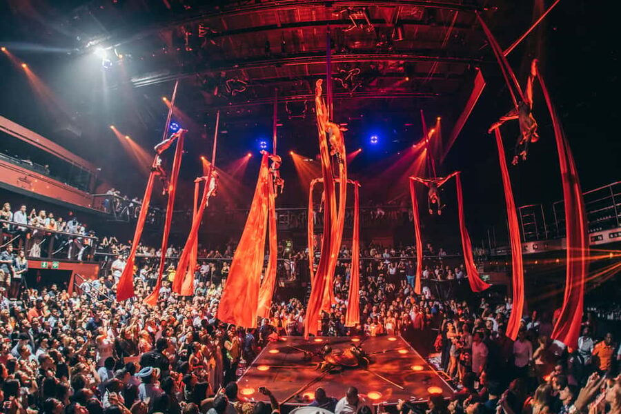 Punta Cana: Coco Bongo Nightclub Experience with Transfer - How long is the night, and what do you do before the show?