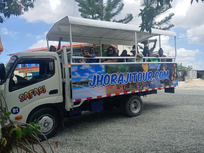 Punta Cana: Dominican Republic Culture Tour - Lunch by the Anamuya River: the countryside flavor test