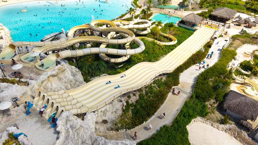 Punta Cana: El Dorado Water Park Entry with Hotel Transfers - Food, drinks, and managing the cost inside the park