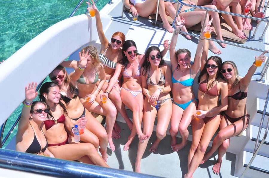 Punta Cana: Hip Hop Party Cruise w/Open Bar (Adults Only) - Coastline Cruise With Hip Hop and Open Bar Energy