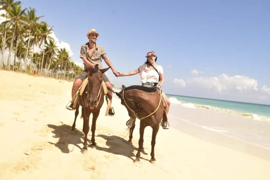 Punta Cana: Horseback Ride to Macao Beach - Safety briefing and gear: the helmet is included, so use it