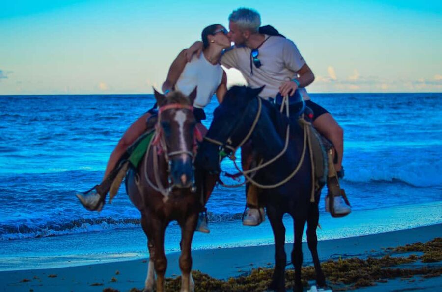 Punta Cana: Horseback Riding Tour with Sunset at Macao Beach - The Ride Along the Coast: Sea Breeze, Waves, and Photo Stops