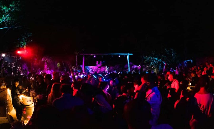 Punta Cana: Maroca Club Open Bar (Entry, Drinks & Transfers) - Who This Punta Cana Night Out Is Best For
