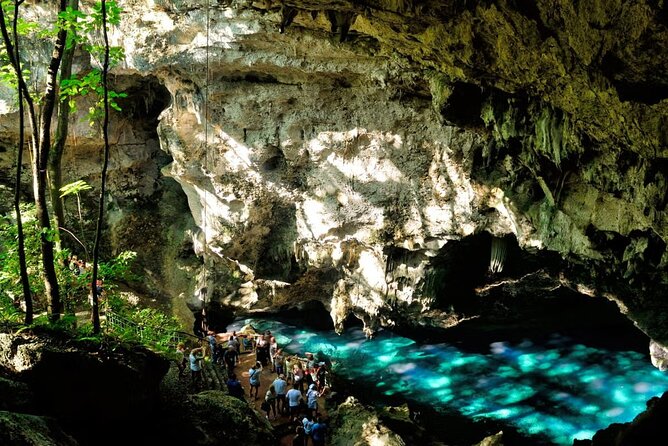 Punta Cana Panoramic Tour of The City of Santo Domingo - La Puerta del Conde: the anchor stop of the day