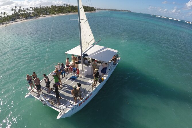 Punta Cana Private Boat (Medium Groups) - Boat size, headcount rules, and the $75 per extra passenger
