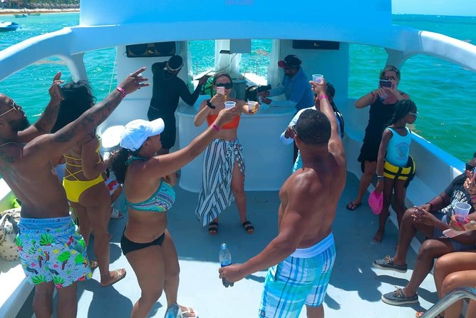 Punta Cana Private Booze Cruise with Open Bar (10+ People) - Photos on board: useful memories or constant posing?