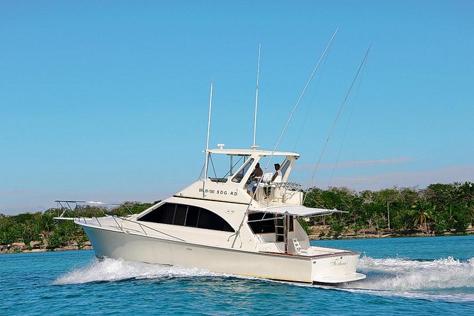 Punta Cana Private Fishing Charter boat Fortuna 42' - Price and Logistics: Who Gets the Best Deal