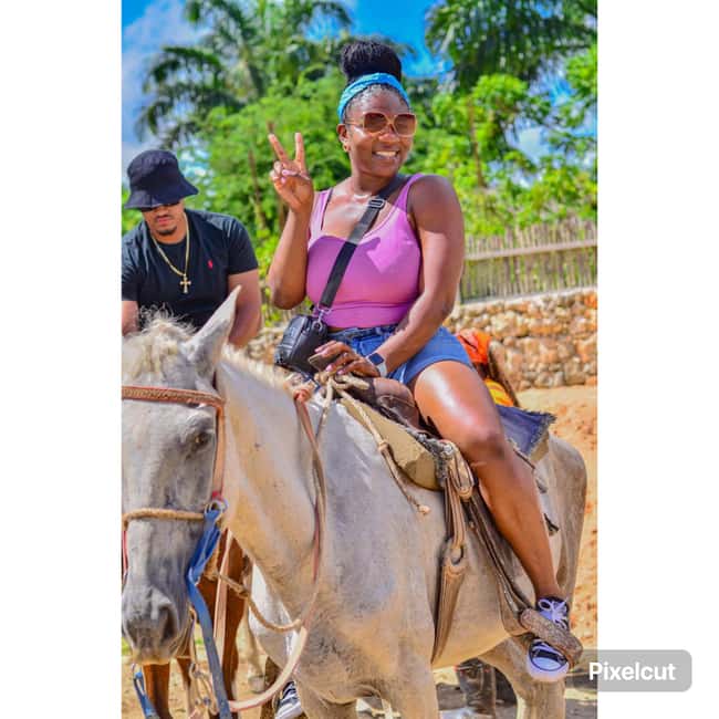 Punta Cana: Samaná Cayo Levantado & El Limón Waterfall Tour - Horse Riding at El Limón: What to Expect and How to Handle It