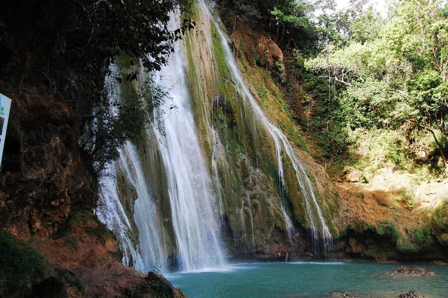 Punta Cana: Samaná Whale Watching, Bacardi & Limon Falls - Cayo Levantado (Bacardi): 90 minutes on white sand