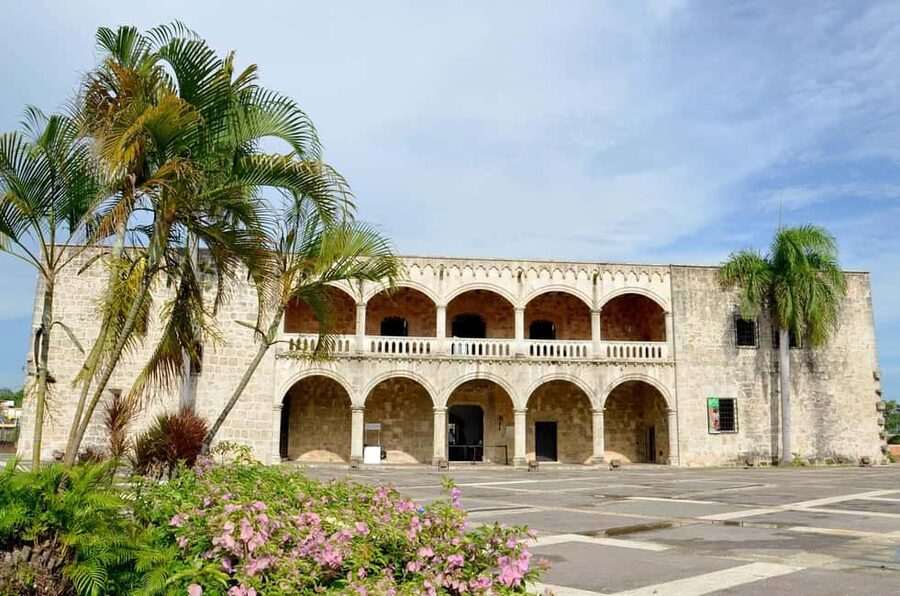 Punta Cana: Santo Domingo City Tour with Lunch - Catedral Primada de América: One of the Most Important Church Interiors You’ll See