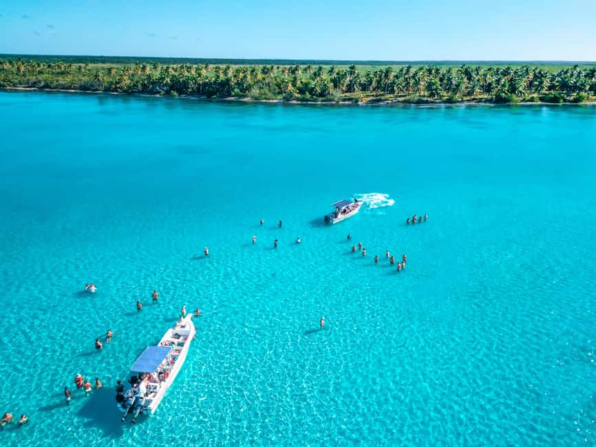 Punta Cana: Saona Crusoe VIP - Bayahibe to Saona: speedboat time and a quick National Park intro