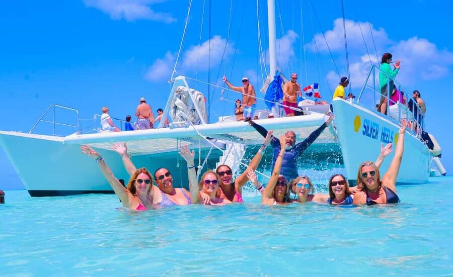 Punta Cana: Saona Island Catamaran Adventure with Lunch - Lunch and the Dominican Buffet: What Included Means on a Long Day
