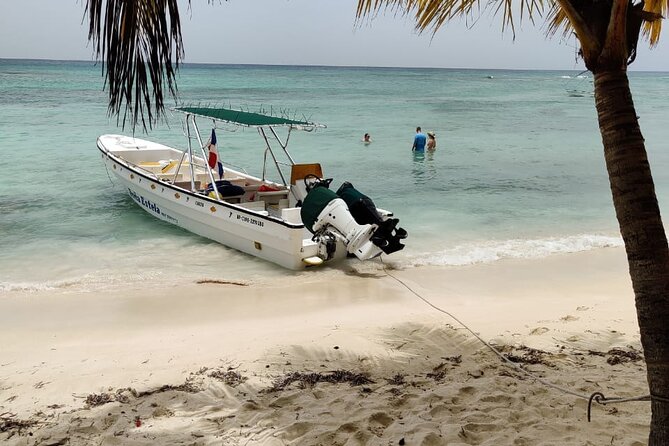Punta Cana: Saona Island Food And Drink Catamaran Hotel Pickup - Lunch and drinks: what’s included, and why it feels like value