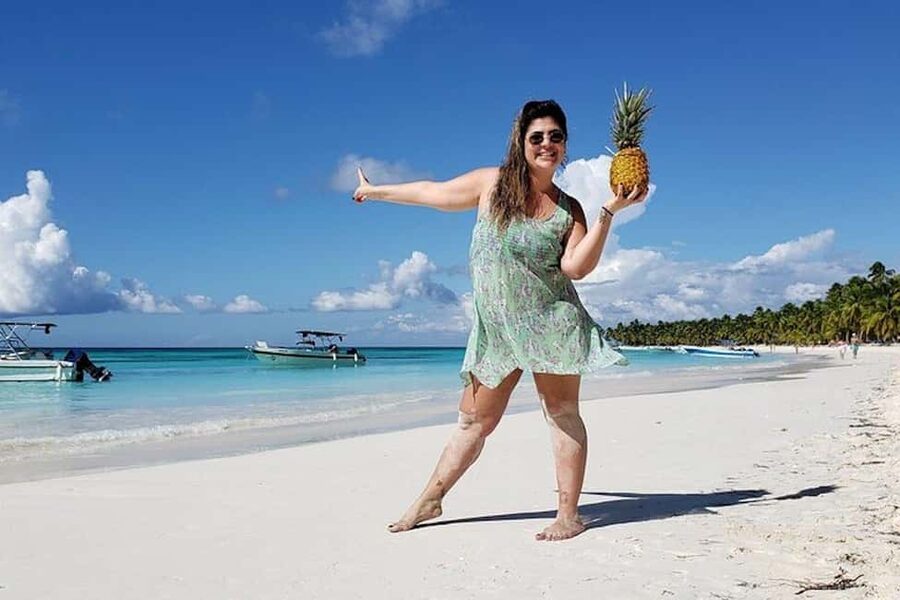 Punta Cana: Saona Island Full-Day Group Tour - Getting to Bayahibe and the speedboat ride through clear water
