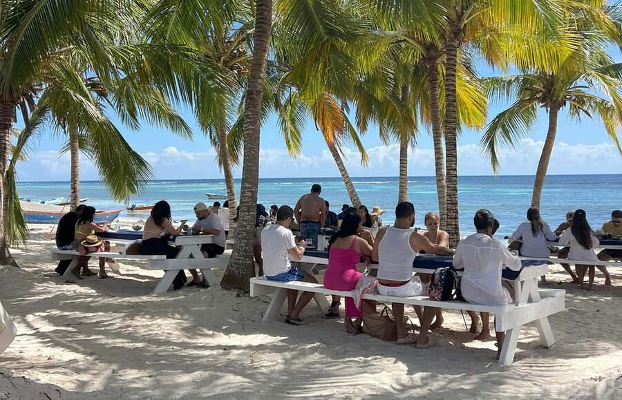 Punta Cana: Saona Island Premium 3 beaches - Protected Mangroves and the El Canto to Mano Juan Feel