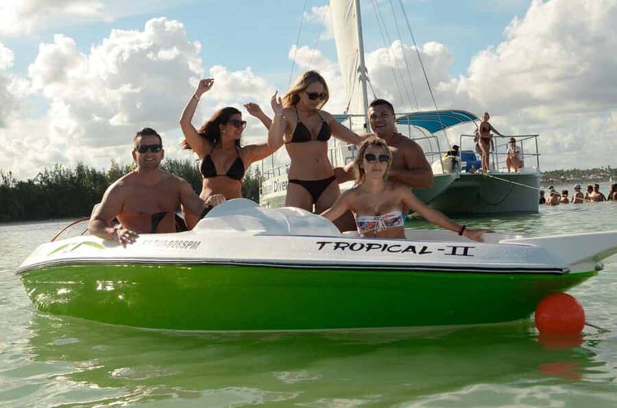 Punta Cana: Speed Boat Ride & Snorkel Adventure - Drive your own speedboat along Bávaro