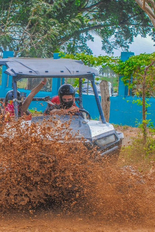 PUNTA CANA WILD BUGGY BREAKS TRACK WITH EXTRAMAS PROTECTION - Safety, buggy condition, and “Extreme protection” in the real world