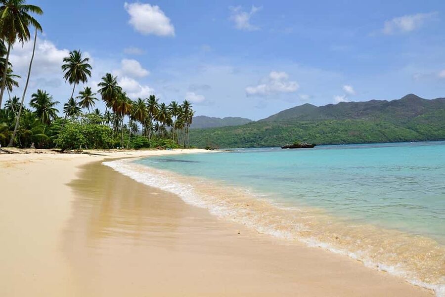 Rincon Beach and Cayo Levantado from Punta Cana - Samana on foot: the history and why the guide matters