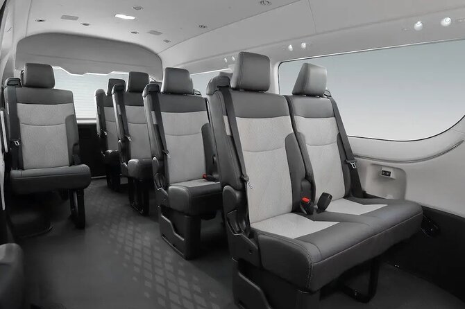 Roundtrip private transfer from punta cana airport to bavaro area - Service Quality: What the 5-Star Reviews Emphasize