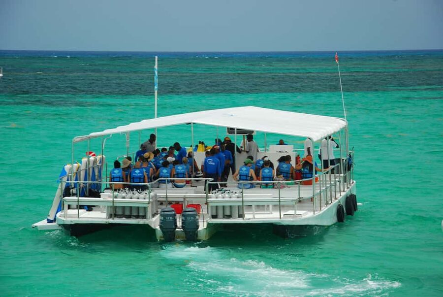 Sailing Splash Tour Speedboat, Snorkel, and Catamaran - Catamaran Time and Ocean Lunch: When the Day Slows Down