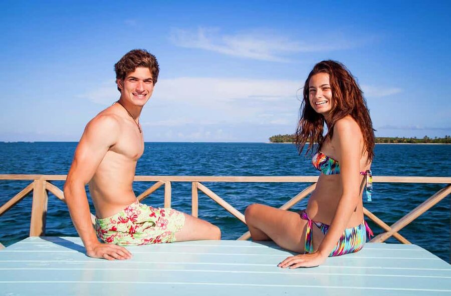 Sailing Splash Tour Speedboat, Snorkel, and Catamaran - Sharks and Stingrays: Wildlife Encounters with Real Etiquette