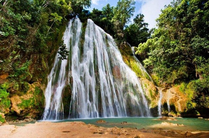 Samana+Baracardi Island Tour And Lemon Jump From PUJ - Humpback whale watching: an included stop with real “maybe” energy