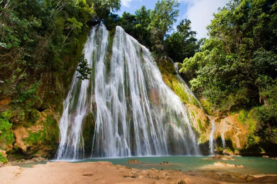 Samaná: El Limón Waterfall Horseback Riding Tour - Finding the start: Parada Maria y Miguel, right off the El Limon–Samaná highway