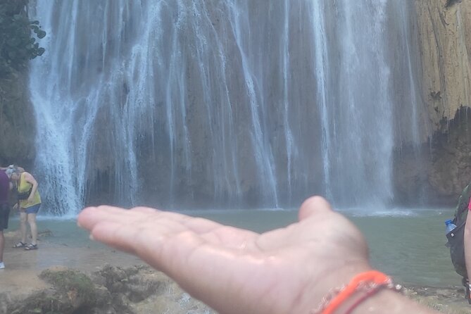 Samana Full Day Waterfall, Safari and Beach - Photo stops and tipping: small costs that make memories smoother