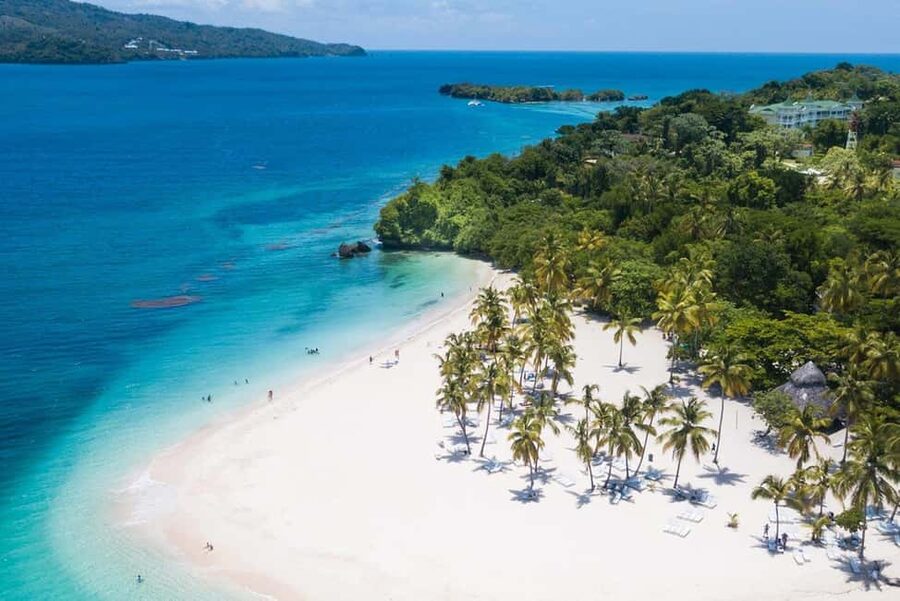 Samana Whale watching and Bacardi Island from Punta Cana - Cayo Levantado (Bacardi Island): white sand, turquoise water, and timing