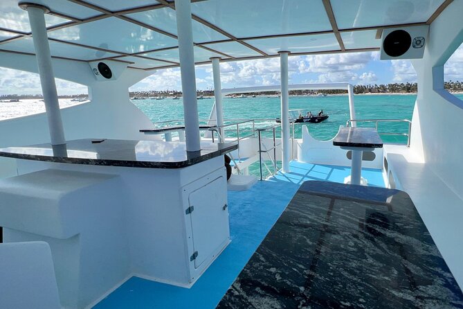 Sand-Bar Punta Cana Party Boat unlimited drinks, snorkeling Vibes - What the Unlimited Open Bar Really Means for Your Day
