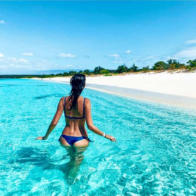 Santo Domingo: Bahía de las Aguilas Beach Paradise - Barahona to the first swim: La Virgen Spa and the natural pools