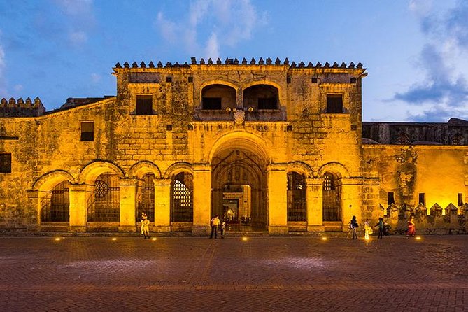 Santo Domingo City Tour: History of the Caribbean - Old Santo Domingo Highlights: Cathedral, Falo Colon, and Casa de Campos