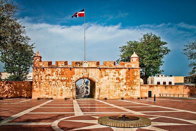 Santo Domingo City Tour with Pickup in Santo Domingo - Zona Colonial and the 1502 First European Settlement