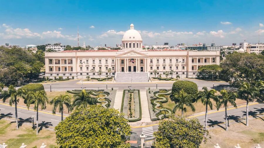 Santo Domingo: Colonial Zone, 3 Eyes, Cave Cable Car Tour - Faro a Colón and quick views: why you get a scenic moment before the city