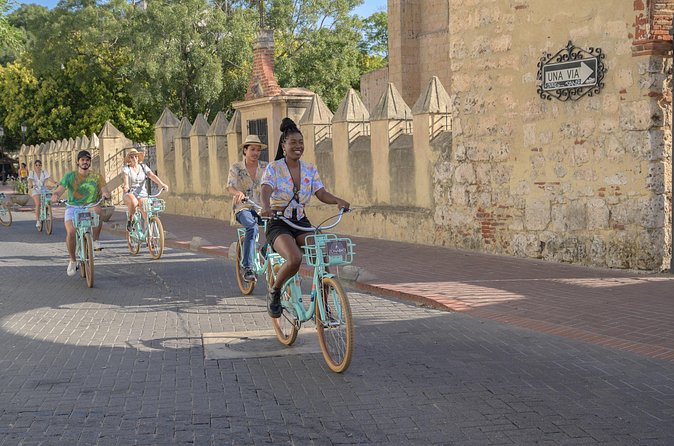 Santo Domingo: Colonial Zone Bike Tour - Ruins of the Dominicos Convent and Parque Duarte