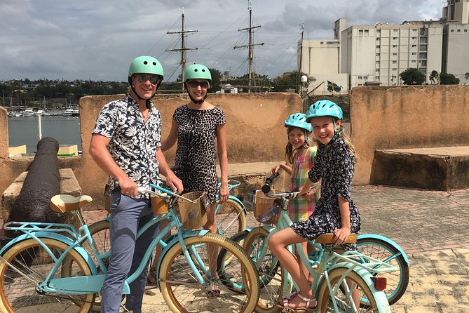 Santo Domingo: Colonial Zone Bike Tour - Regina’s Alley: where the narrow streets make sense